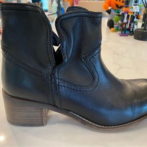 Diva black ankle boots